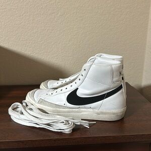 Nike Blazer Mid 77 Used -8.5 women’s 7 men’s